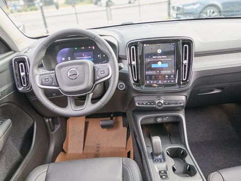 New 2026 Volvo XC40 B5 Core w/ Climate Package image 25