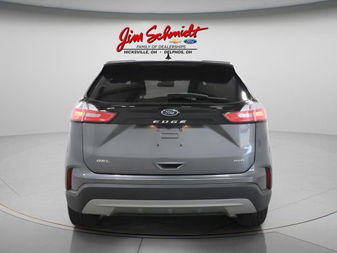 Used 2024 Ford Edge SEL w/ Convenience Package AWD/4WD image 4