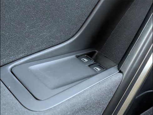 Used 2017 Volkswagen Beetle 1.8T S image 11