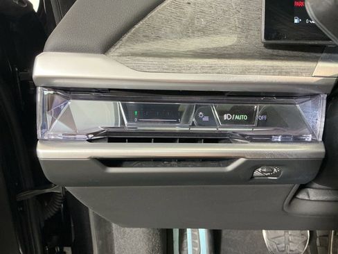 Certified 2023 BMW 740i image 18