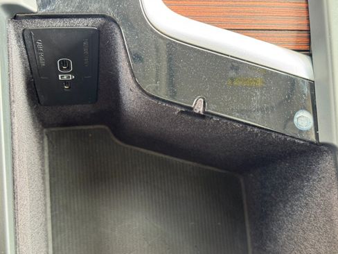 Used 2024 Volvo S60 B5 Plus AWD/4WD image 31