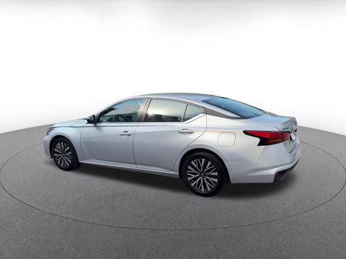 Used 2026 Nissan Altima 2.5 SV FWD image 9