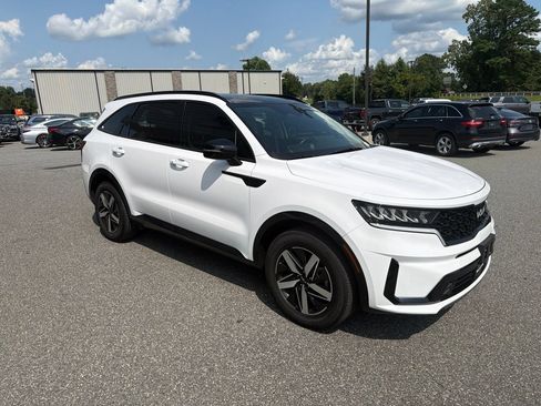 Used 2023 Kia Sorento EX w/ Panoramic Sunroof Package FWD image 11