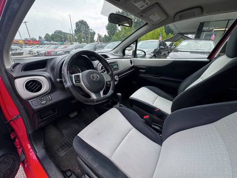 Used 2012 Toyota Yaris LE FWD image 7