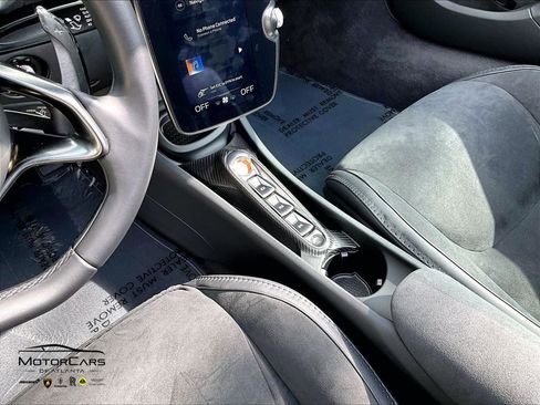 Used 2025 McLaren Artura Spider RWD image 16