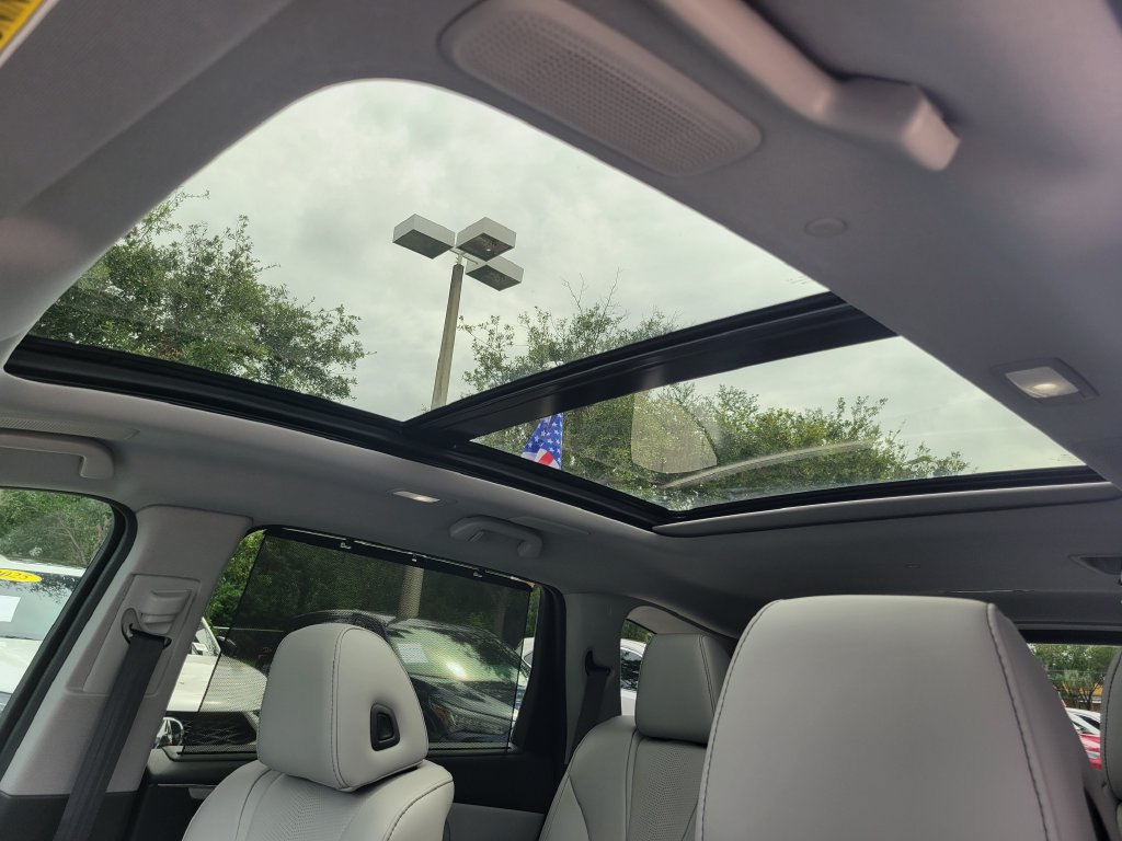 Used 2025 Acura MDX w/ Technology Package FWD image 18