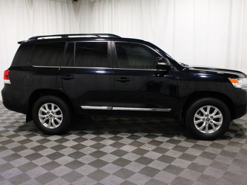 Used 2018 Toyota Land Cruiser AWD/4WD image 29