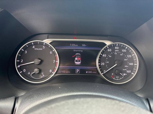 Used 2025 Nissan Sentra SV FWD image 34