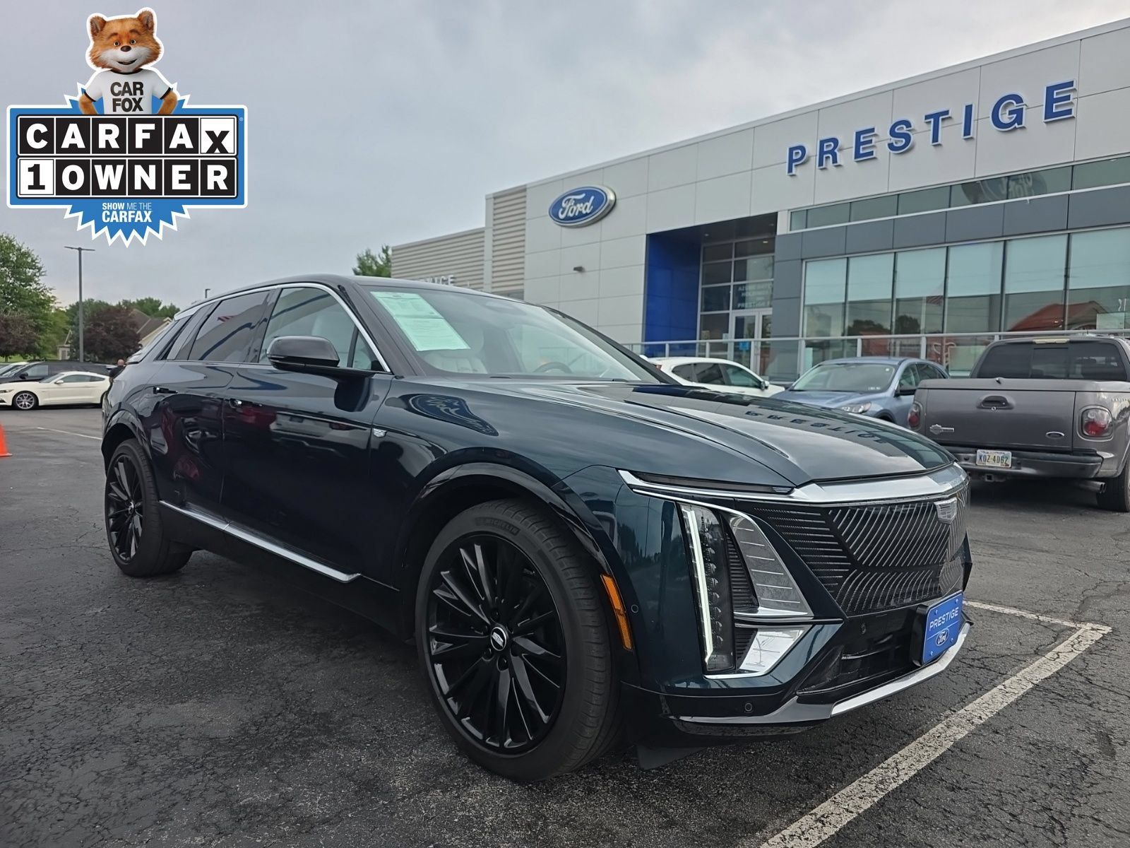 Used 2024 Cadillac Lyriq Luxury AWD/4WD image 1