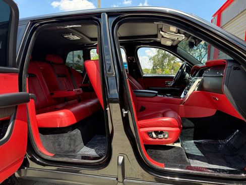 Used 2019 Rolls-Royce Cullinan AWD/4WD image 41