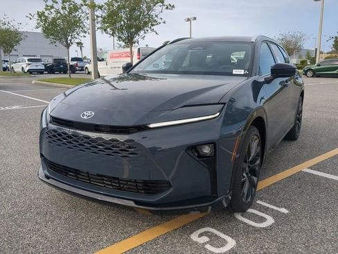 New 2026 Toyota Crown Signia Limited image 8