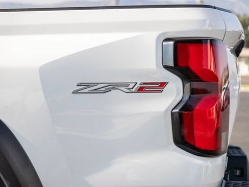 Certified 2024 Chevrolet Colorado ZR2 w/ ZR2 Convenience Package III AWD/4WD image 43