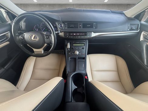 Used 2016 Lexus CT 200h w/ Seat Comfort Package FWD image 24