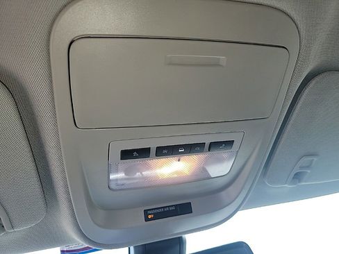 Used 2016 GMC Canyon SLE w/ SLE Convenience Package image 32