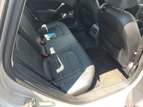 Used 2015 Volkswagen Passat 1.8T SE FWD image 12