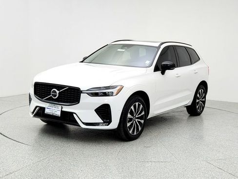 Certified 2025 Volvo XC60 B5 Plus image 1