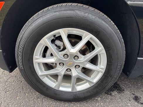 Certified 2023 Chevrolet Equinox LT w/ Driver Convenience Package image 9