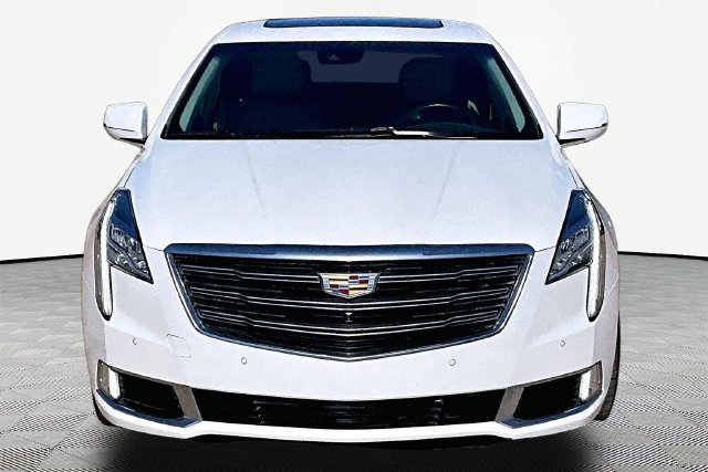Used 2018 Cadillac XTS Luxury w/ Driver Awareness Package FWD image 3