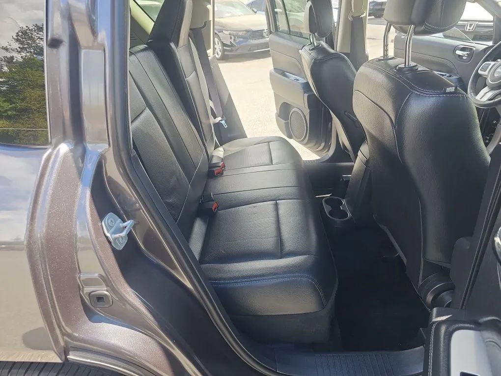 Used 2017 Jeep Compass High Altitude FWD image 19