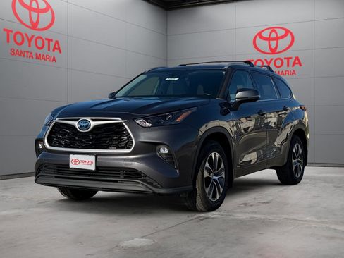Used 2022 Toyota Highlander XLE image 9