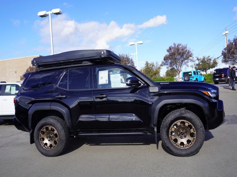 Used 2025 Toyota 4Runner Trailhunter image 4