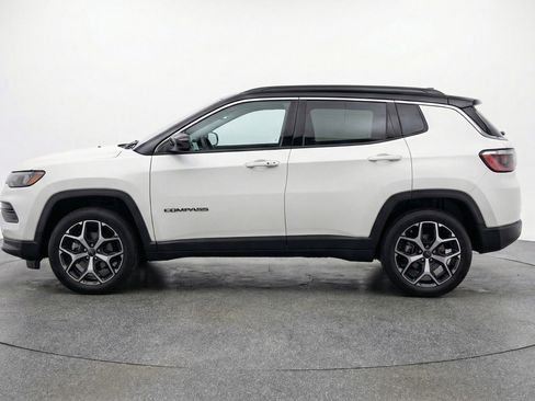 Used 2025 Jeep Compass Limited AWD/4WD image 5