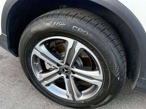 Used 2022 Mercedes-Benz GLC 300 4MATIC w/ Premium Package Lite image 17