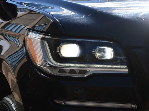 Used 2022 Lincoln Navigator L 4WD image 12