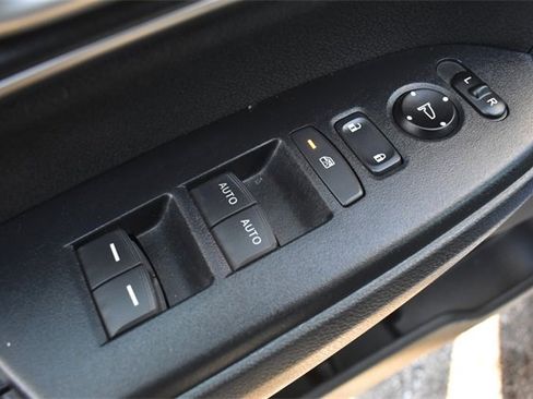 Used 2019 Honda CR-V EX image 19