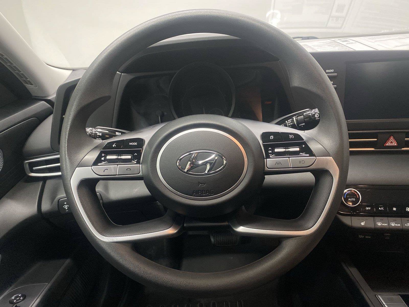 Used 2023 Hyundai Elantra Blue FWD image 15