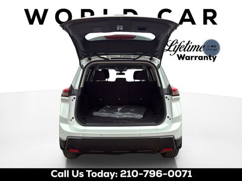 Certified 2025 Nissan Rogue S FWD image 9