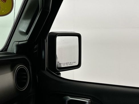 Certified 2019 Jeep Wrangler Sport image 24