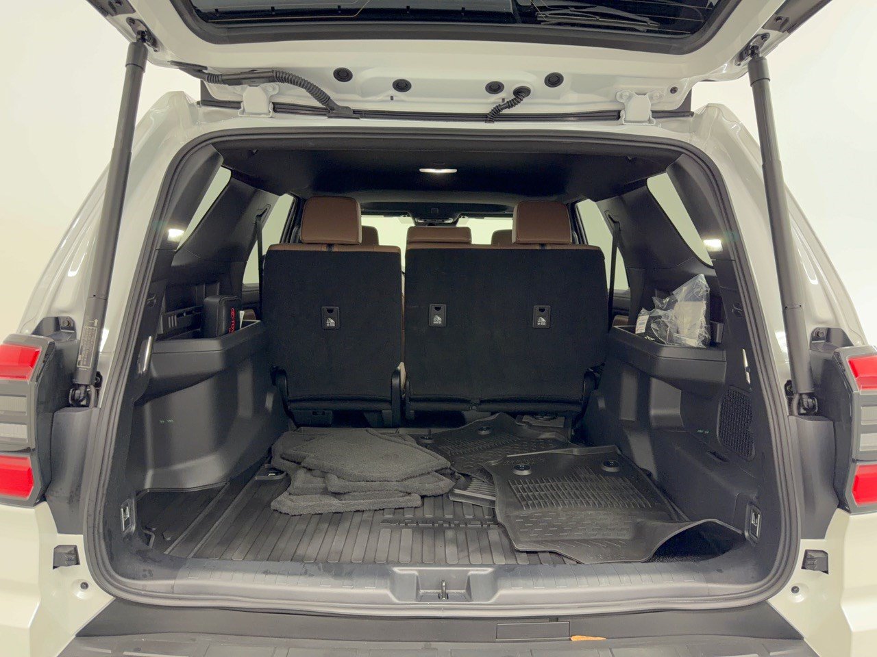 Used 2026 Toyota 4Runner Limited AWD/4WD image 28