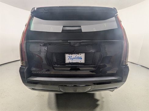 Used 2018 Cadillac Escalade Platinum image 6