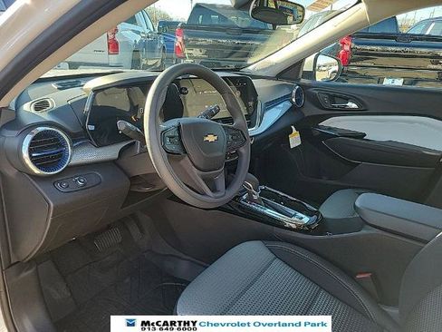 New 2026 Chevrolet Trax LT w/ LPO, Blackout Package image 16