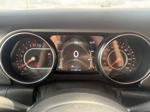 Certified 2020 Jeep Gladiator Sport w/ Quick Order Package 24S AWD/4WD image 24