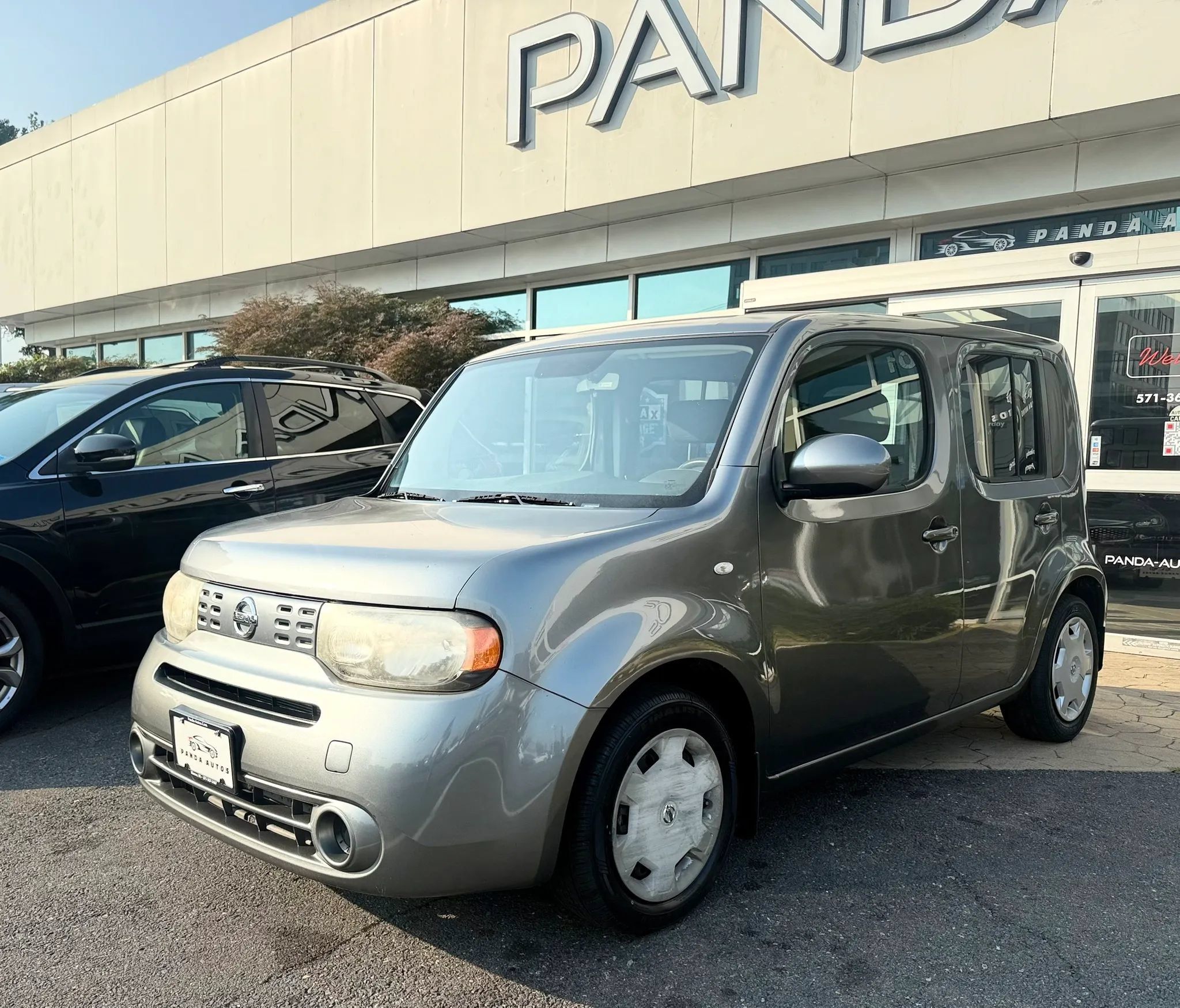 Used 2010 Nissan Cube 1.8 S w/ Interior Designer Pkg FWD image 3