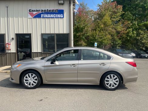 Used 2017 Subaru Legacy 2.5i image 7