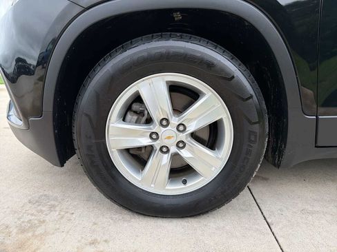Used 2019 Chevrolet Trax LT w/ LT Convenience Package FWD image 10