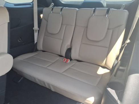 Used 2020 Ford Explorer XLT w/ Equipment Group 202A AWD/4WD image 22