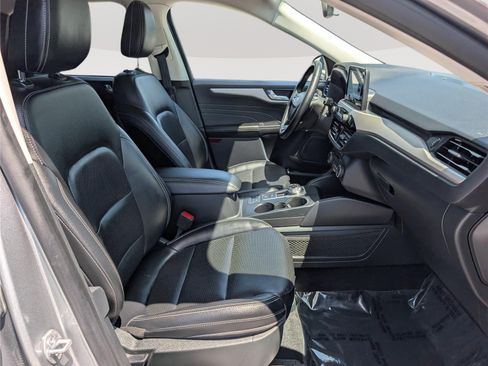 Used 2022 Ford Escape SEL w/ Technology Package AWD/4WD image 10