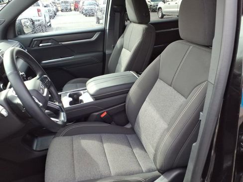 Used 2025 GMC Acadia Elevation image 11