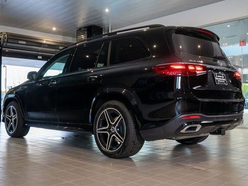 Used 2026 Mercedes-Benz GLS 450 4MATIC image 4