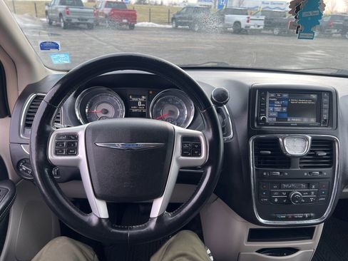 Used 2014 Chrysler Town & Country Touring w/ Trailer Tow Group image 21