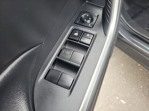 Used 2021 Toyota RAV4 LE image 16