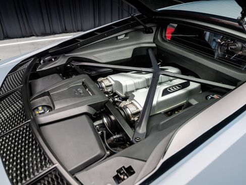 Used 2022 Audi R8 V10 w/ Premium Package RWD image 49