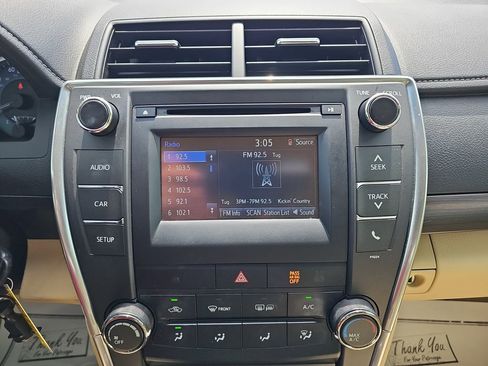 Used 2016 Toyota Camry LE FWD image 26