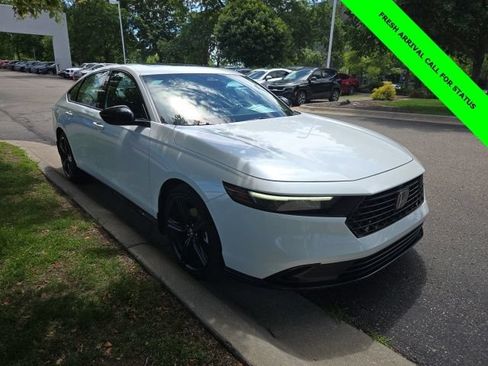 Used 2023 Honda Accord Sport image 11