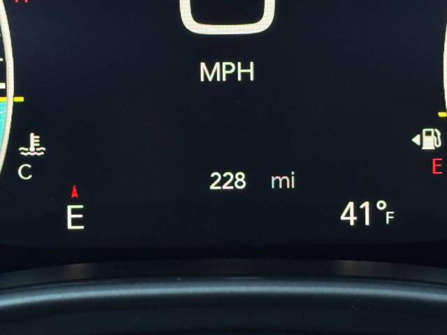 New 2026 Chrysler Pacifica Select AWD/4WD image 38