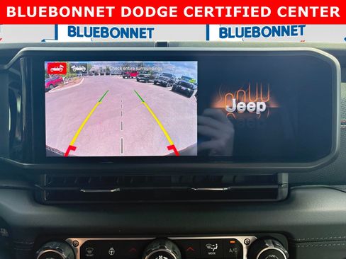 Used 2024 Jeep Wrangler Unlimited Rubicon AWD/4WD image 16